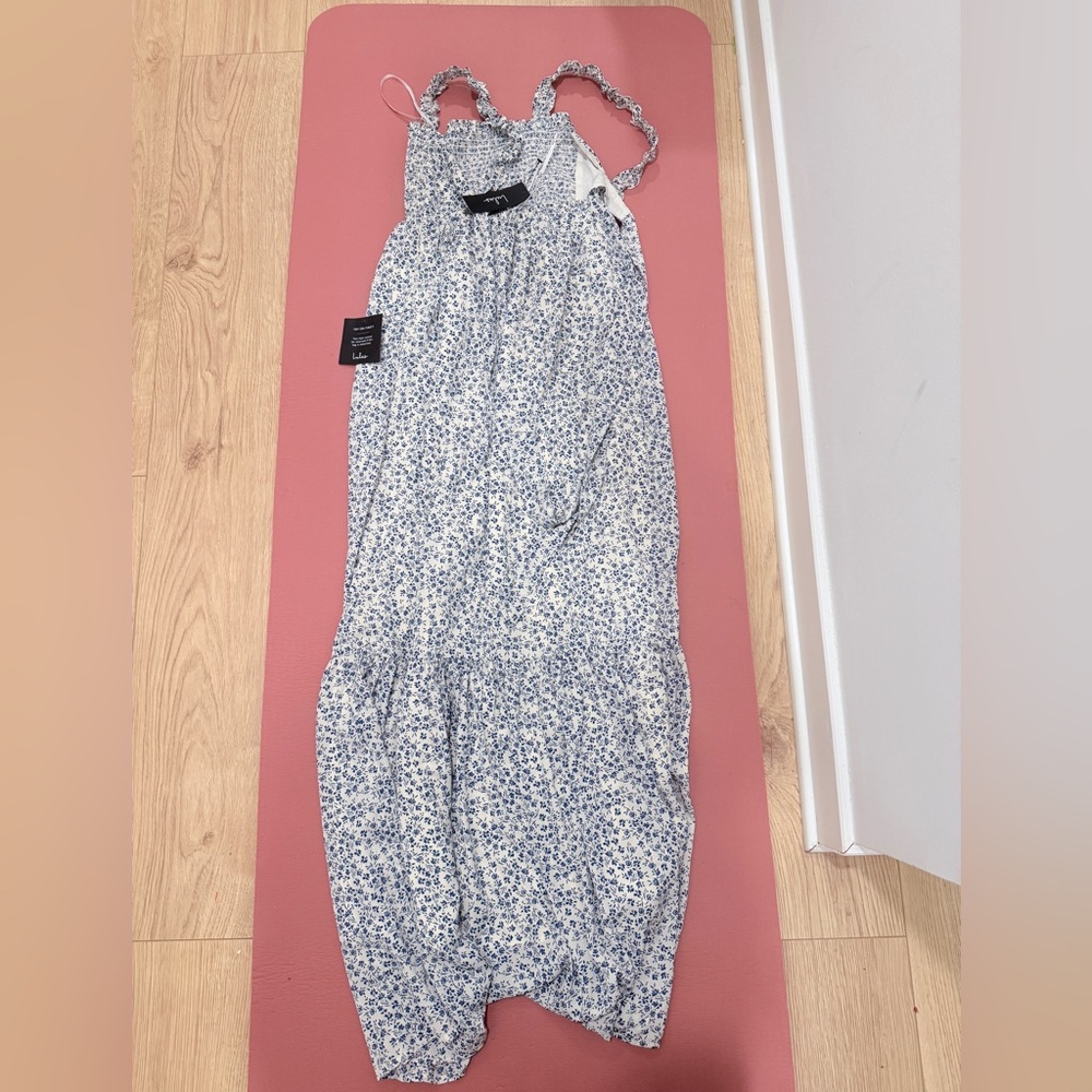 NWT Lulu's Blue and White Floral smocked sleeveless maxi dress size small - Picture 6 of 8